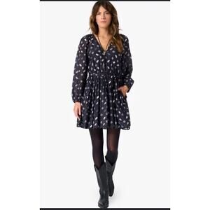 XIRENA SYMONE DRESS IN FOSSIL Flirty Floral Short Dress Vneck Pleated Medium